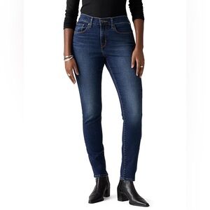 NWOT Levi’s Classic Mid-Rise Skinny Jeans